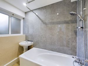 bath - click for photo gallery